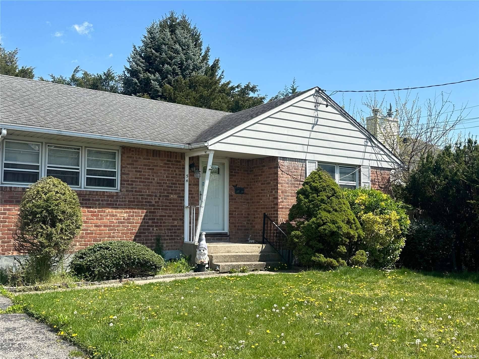 Bethpage, NY 11714,54 S 1st ST