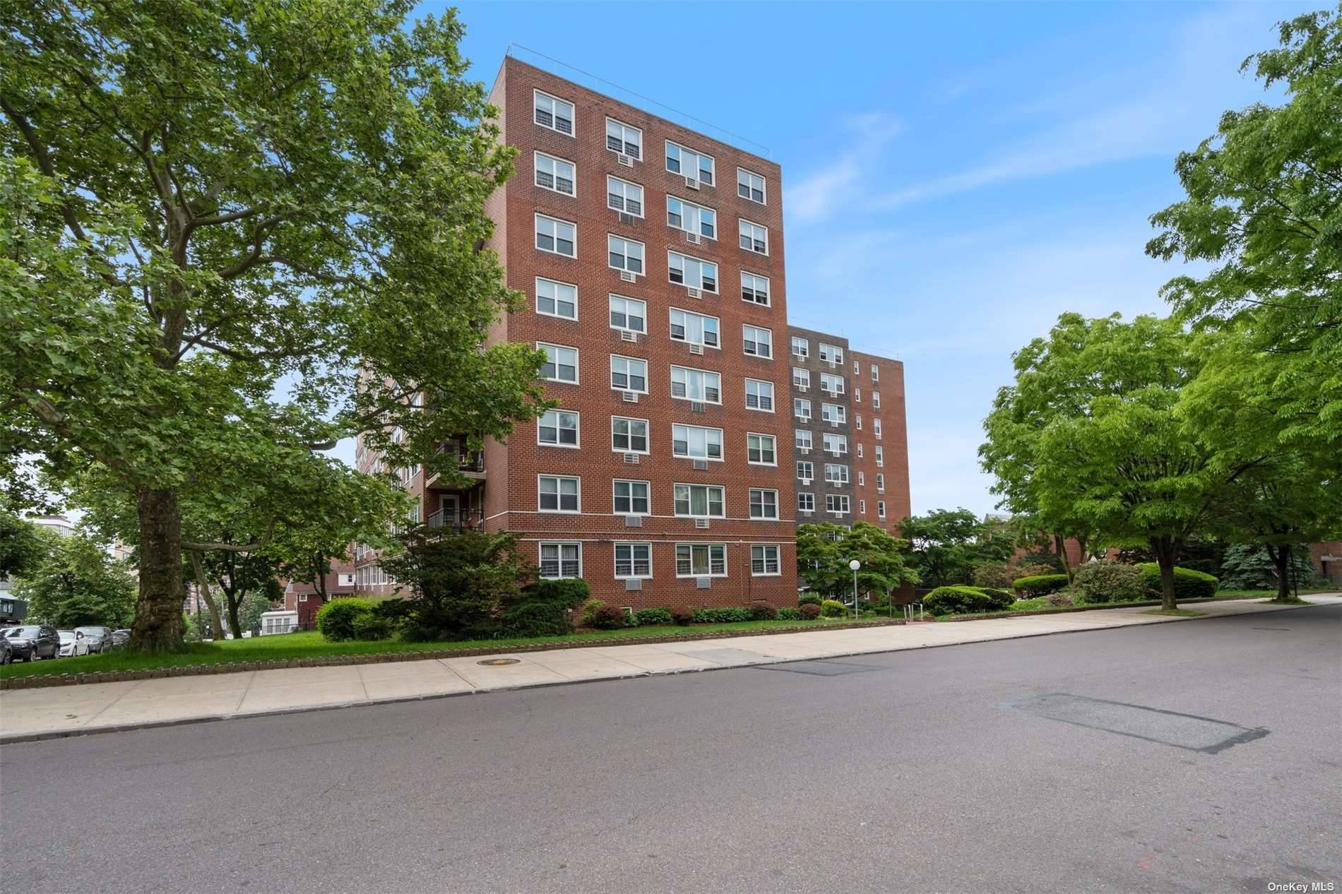 Jamaica Hills, NY 11432,164-20 Highland AVE #6J