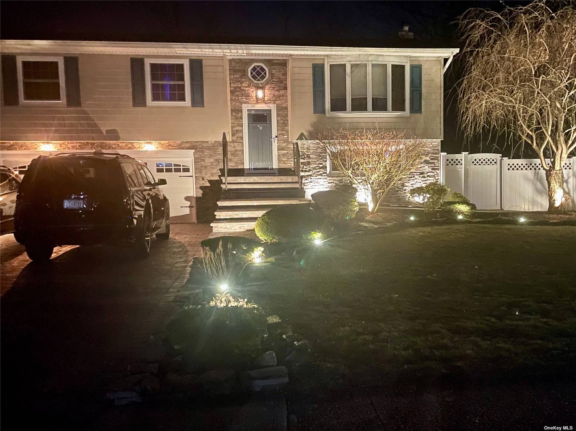 Islip, NY 11751,14 40th ST