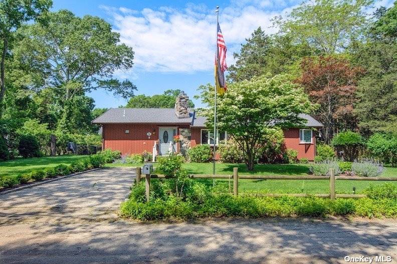 Hampton Bays, NY 11946,4 Poplar ST