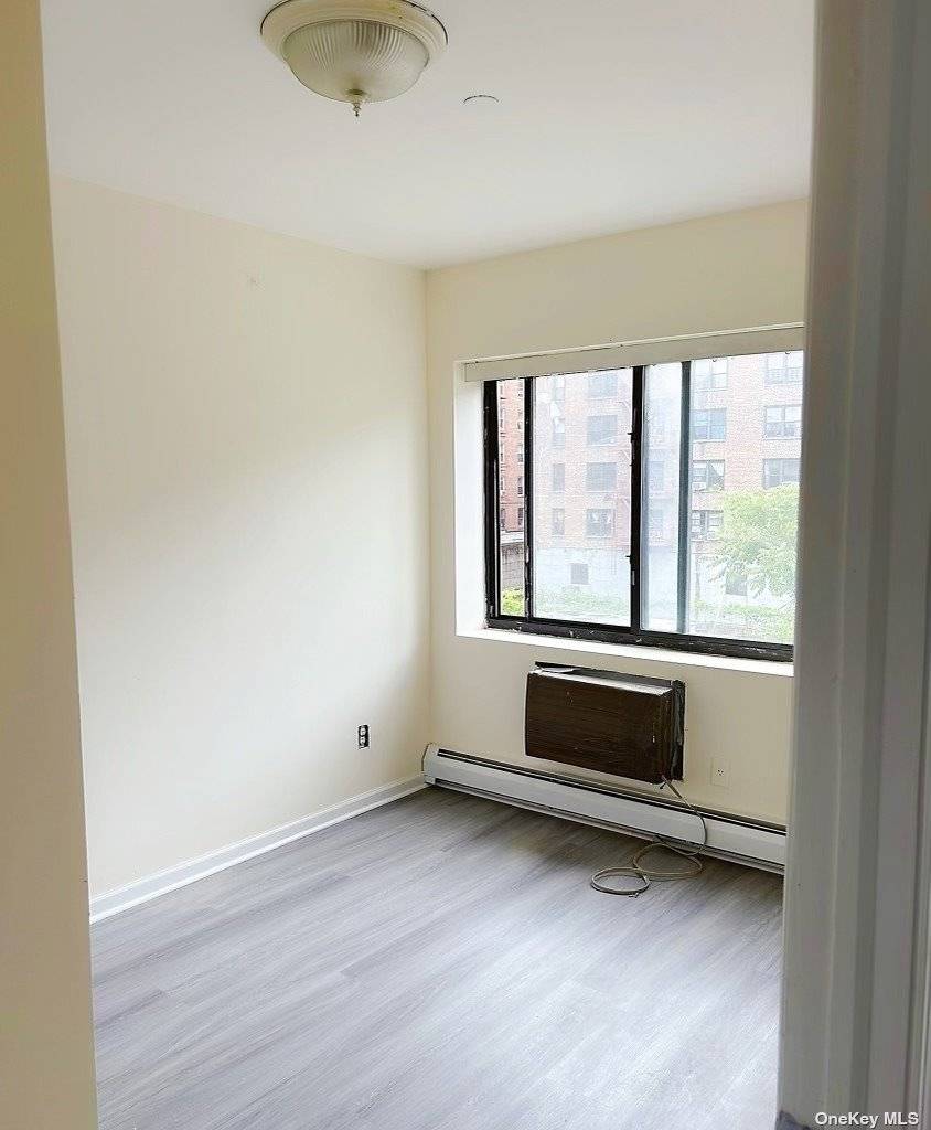 Flushing, NY 11354,144-48 Roosevelt AVE #3B