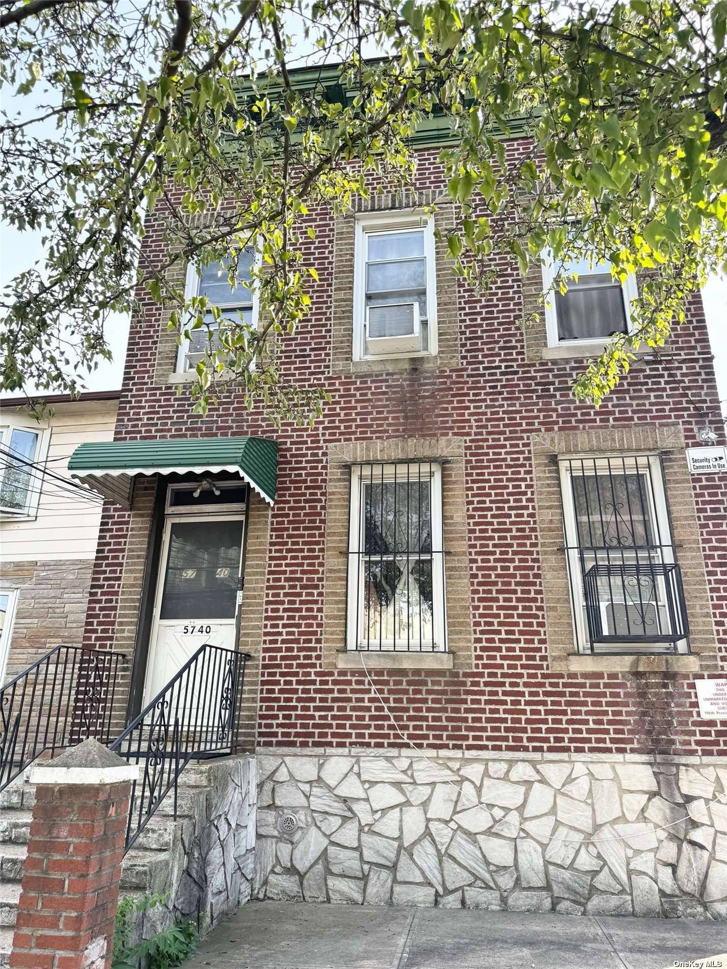 Elmhurst, NY 11373,57-40&38 Seabury ST