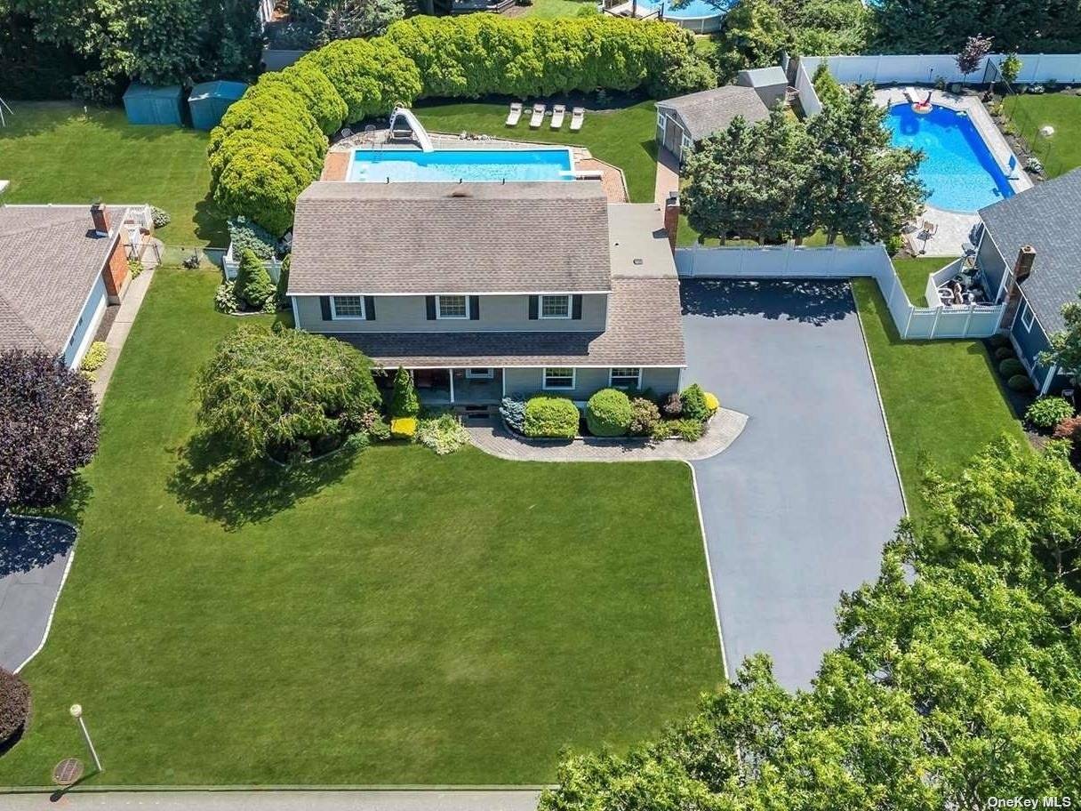 Nesconset, NY 11767,5 Debra DR