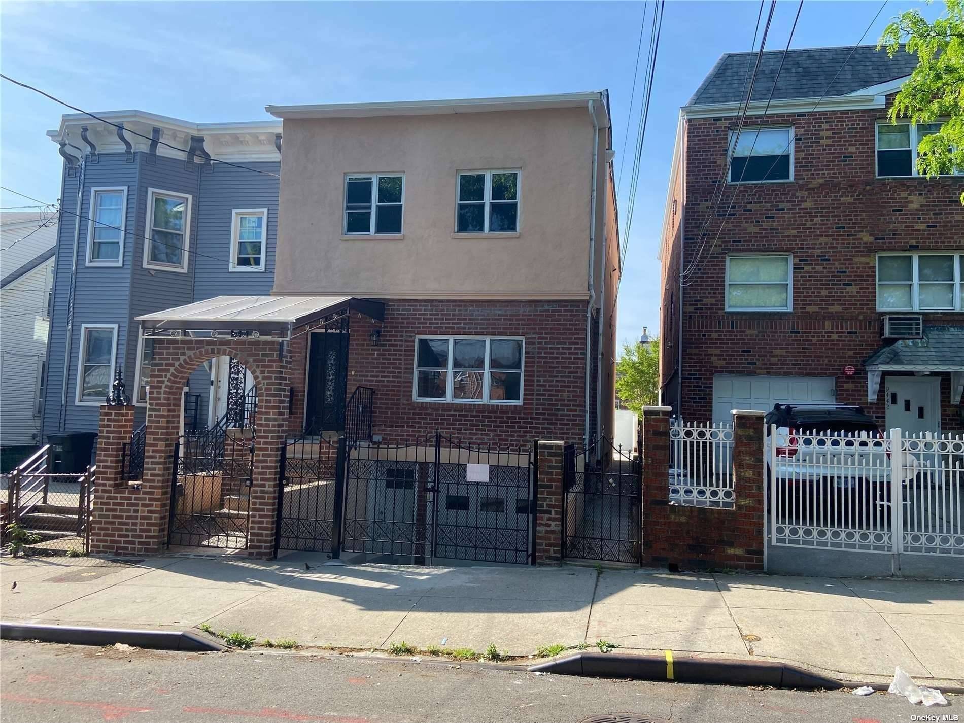 Elmhurst, NY 11373,94-44 46 AVE