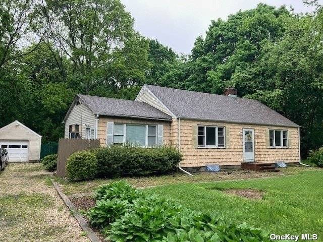 Huntington, NY 11743,11 Manor RD