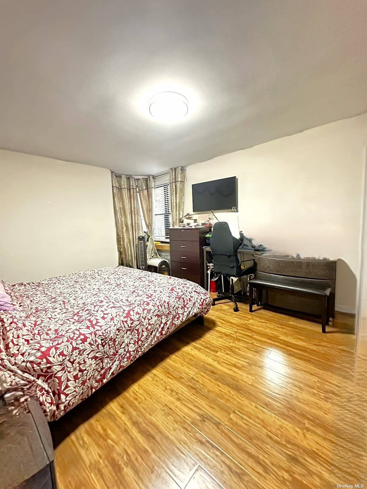 Flushing, NY 11354,140-33 34th Ave #2B