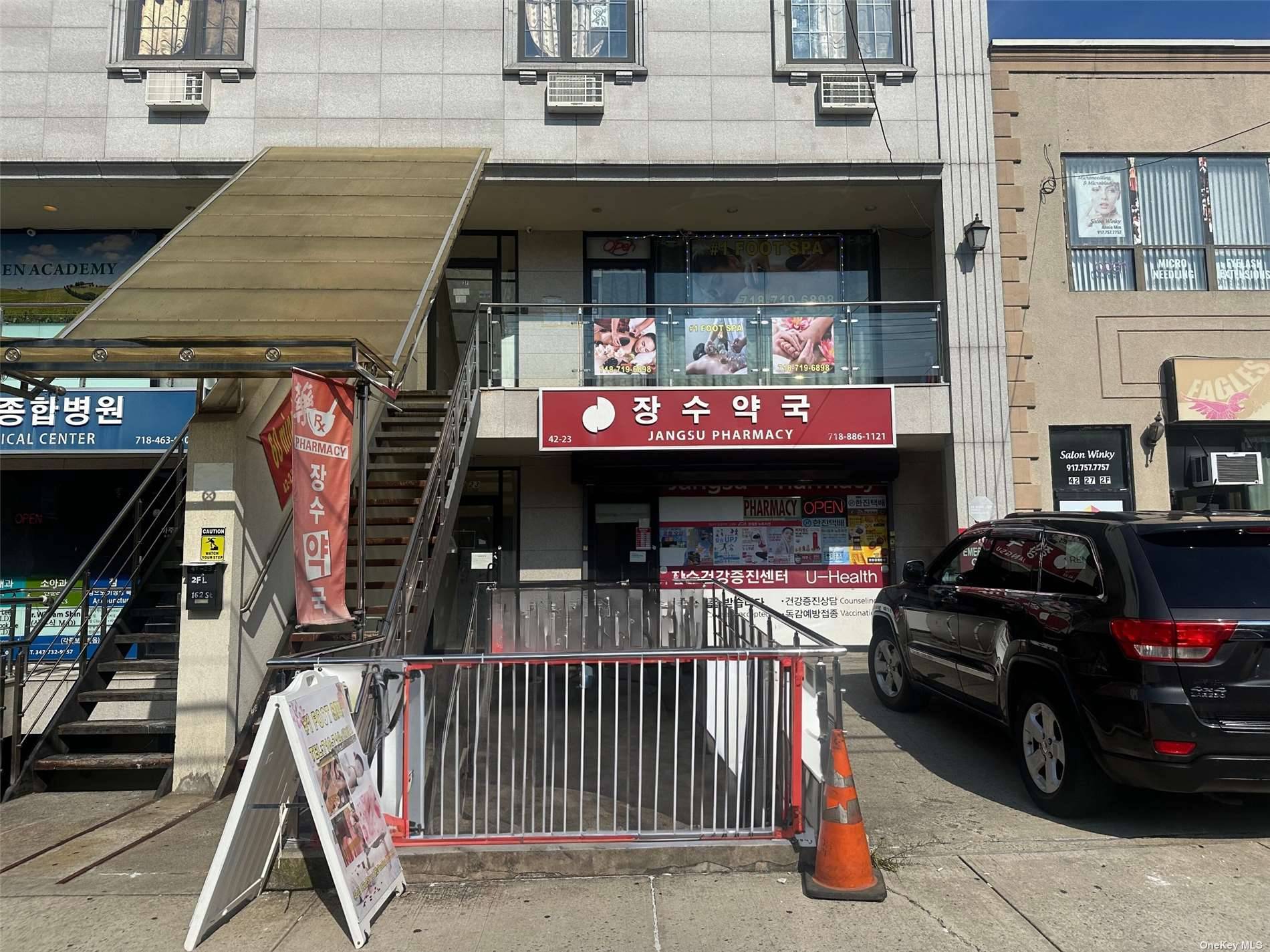 Flushing, NY 11358,42-23 162nd ST