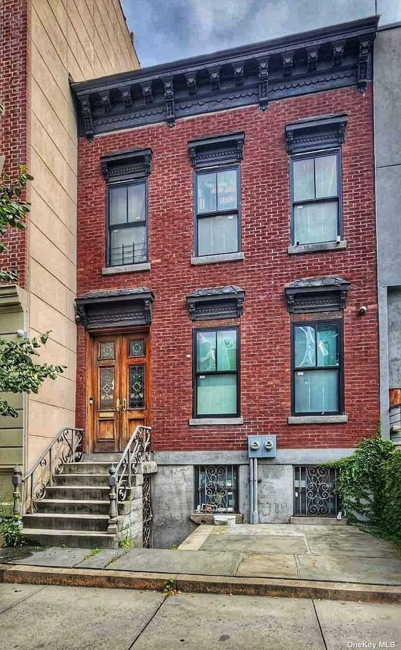 Park Slope, NY 11215,413 17th ST