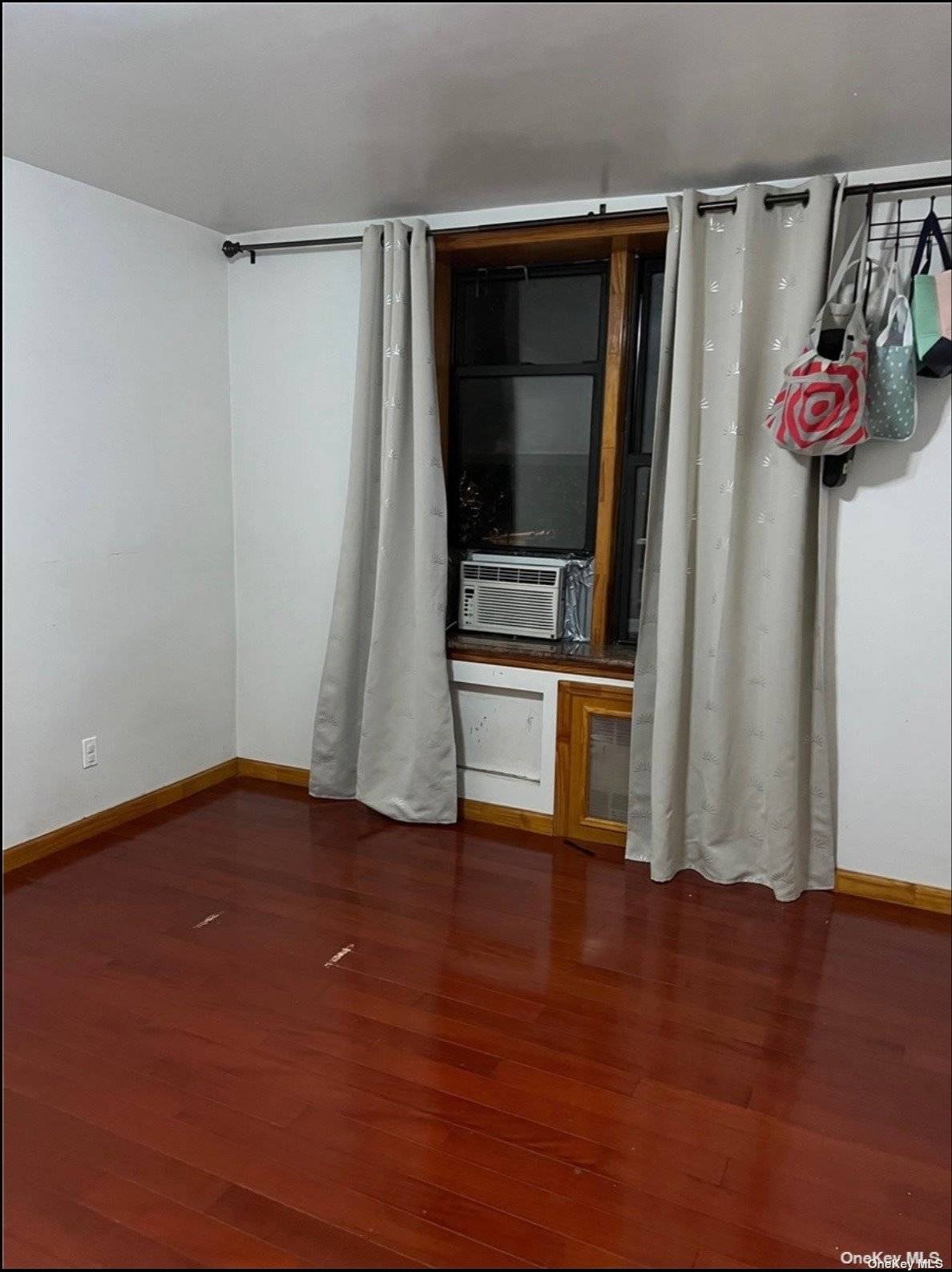 Elmhurst, NY 11373,9115 Lamont Ave #2G