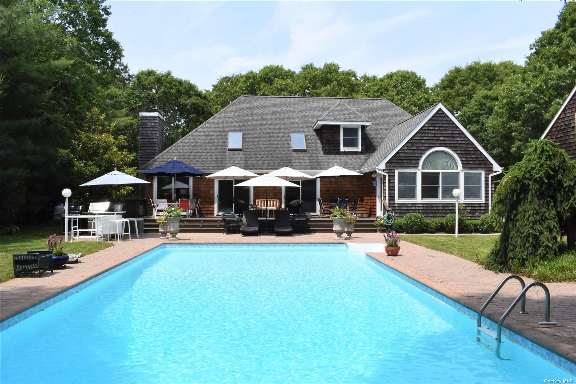 East Quogue, NY 11942,6 Bennett DR