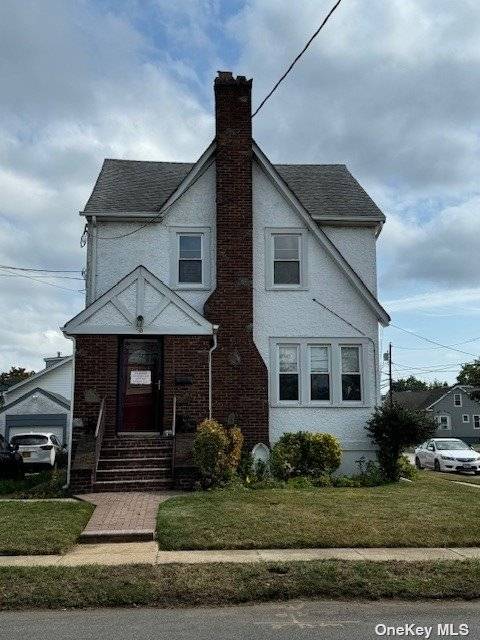 Lynbrook, NY 11563,90 Pearsall AVE