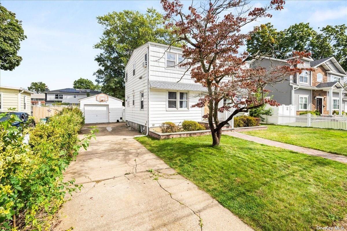 East Meadow, NY 11554,407 Abington