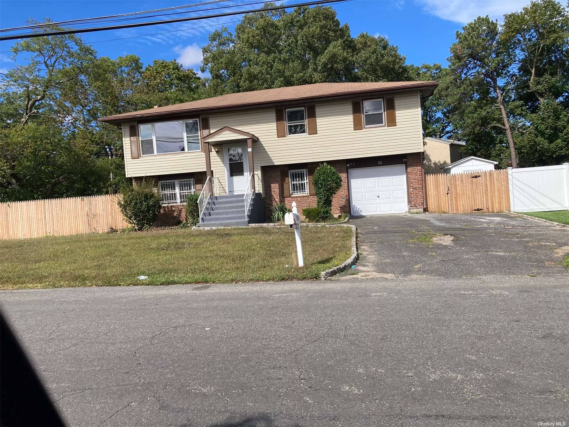 Deer Park, NY 11729,15 Wilson AVE