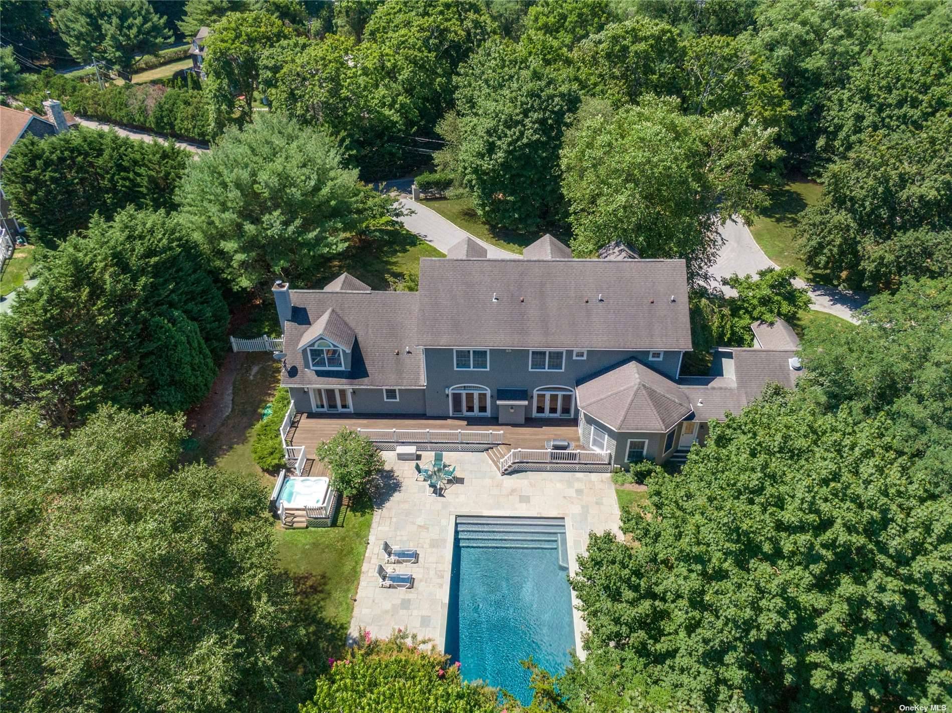 Westhampton, NY 11977,4 Hidden Pond LN