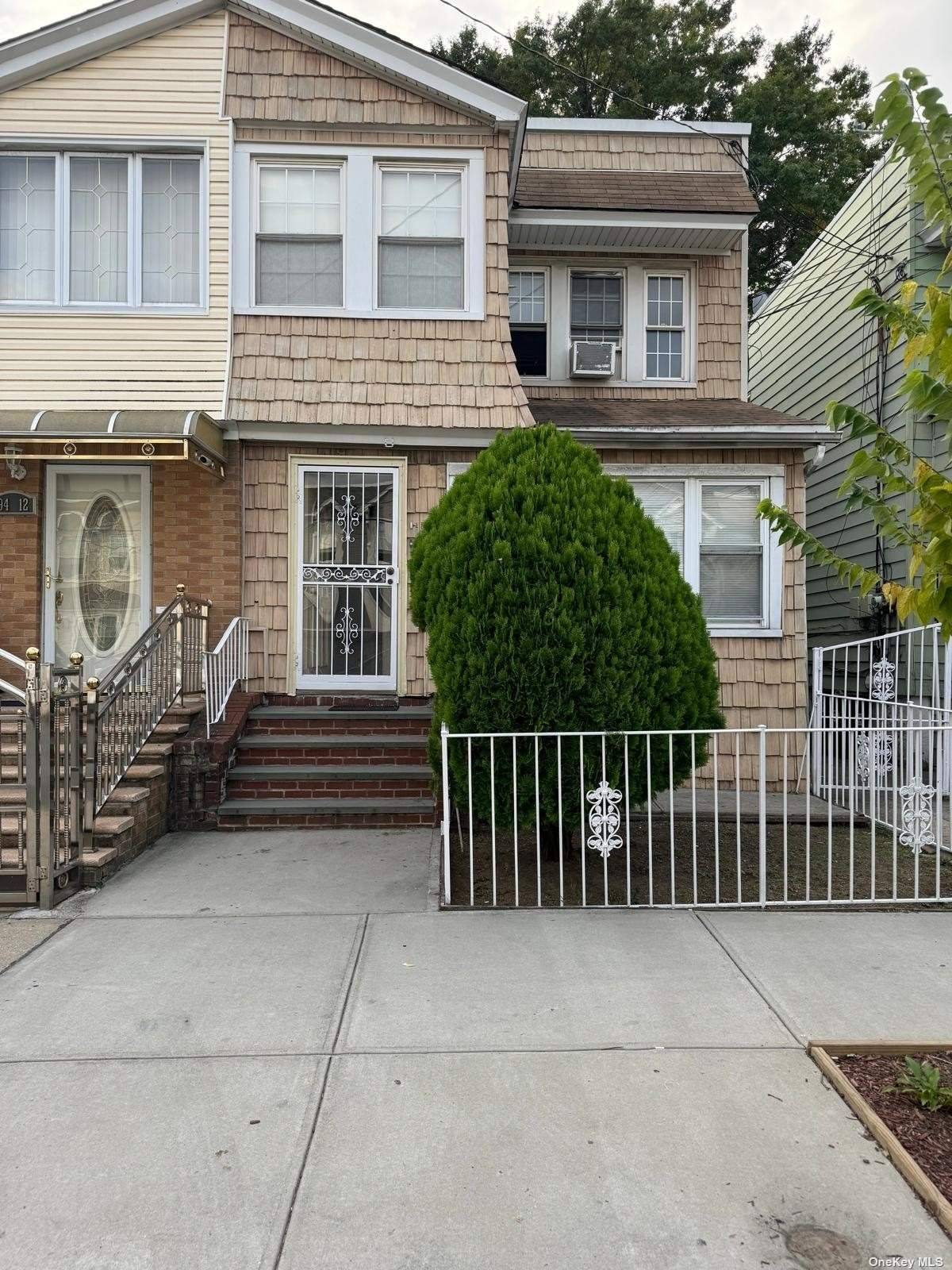 Ozone Park, NY 11416,94-10 76th ST #1