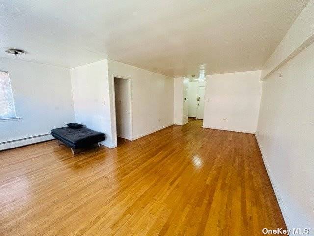 Corona, NY 11368,99-10 60 AVE #5L