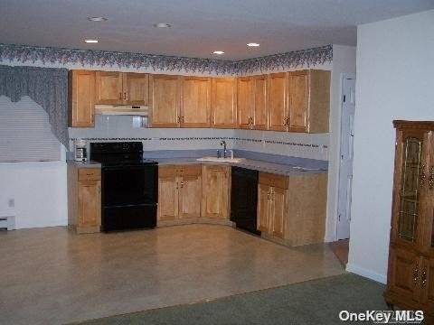 Massapequa, NY 11758,Address not disclosed