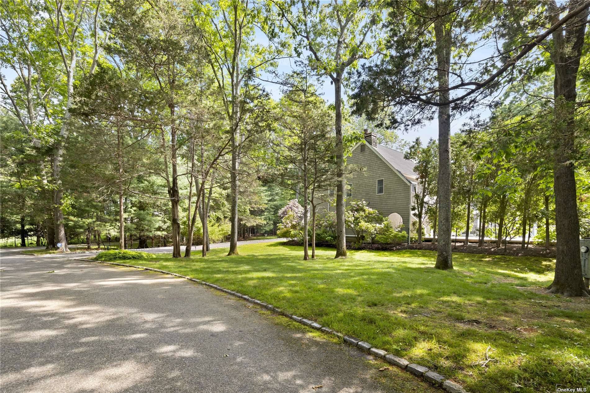 Sag Harbor, NY 11963,25 Deerwood PATH