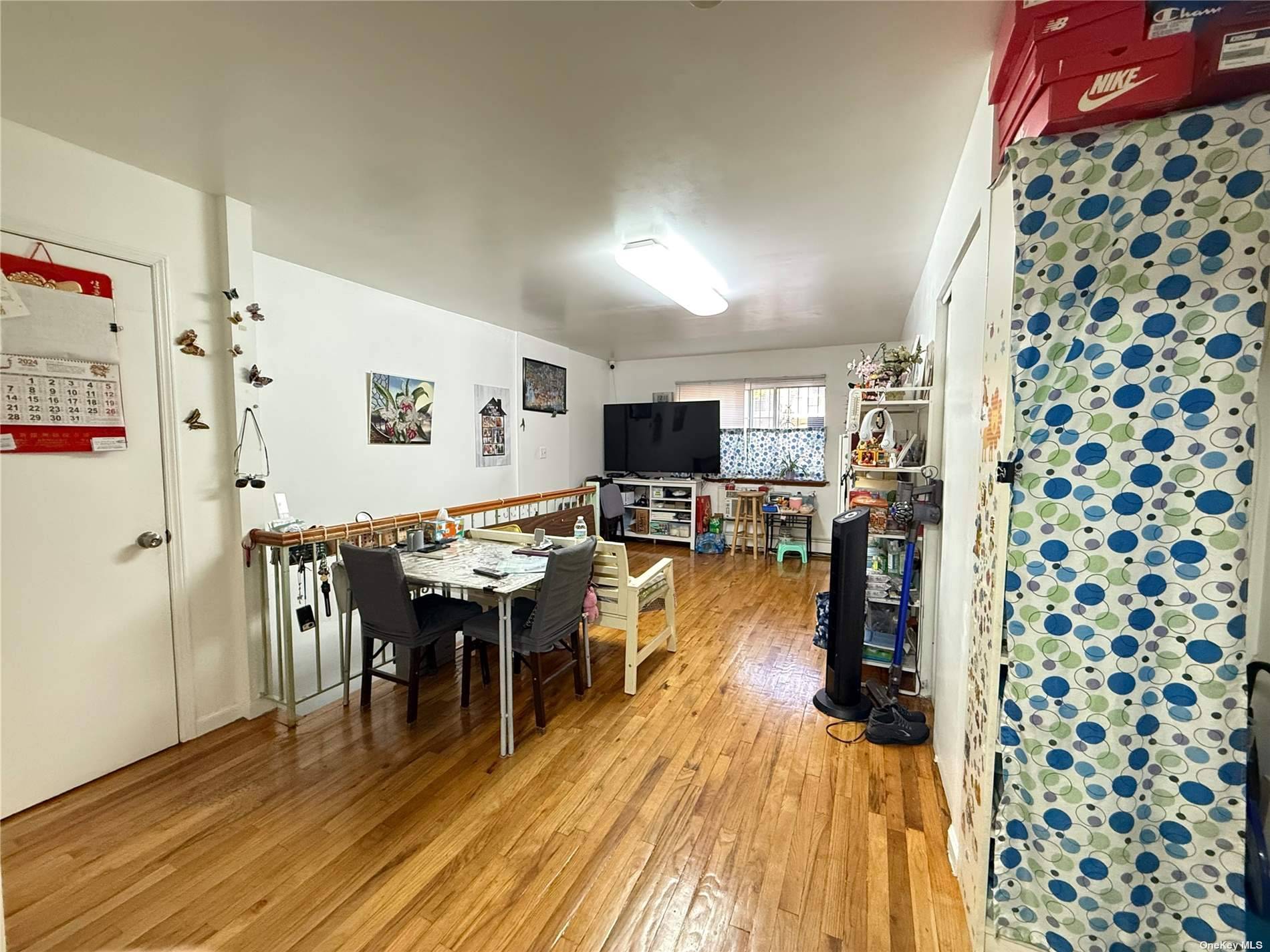 Elmhurst, NY 11373,85-30 57th AVE #1A