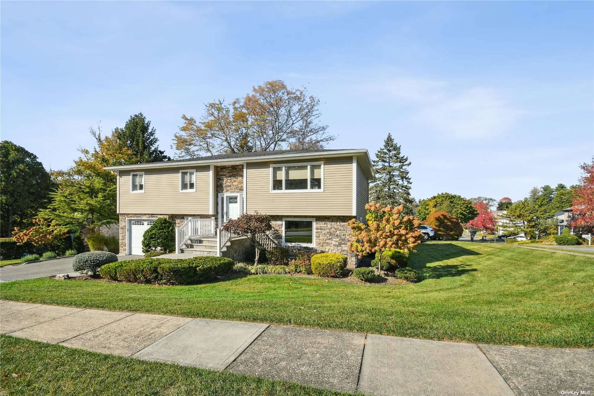 Syosset, NY 11791,57 Barry LN