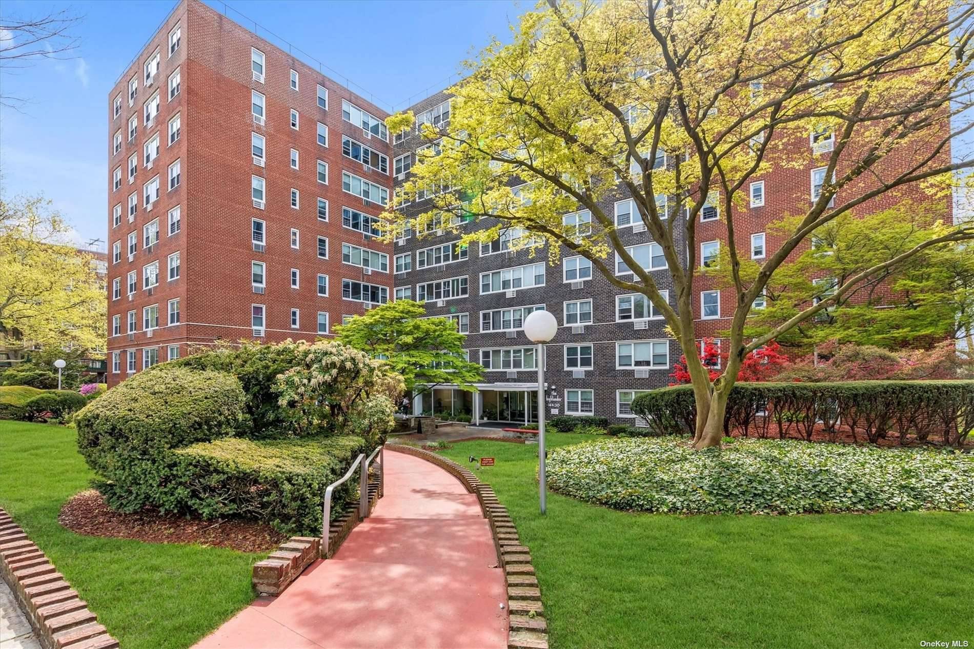 Jamaica Hills, NY 11432,164-20 Highland AVE #6A