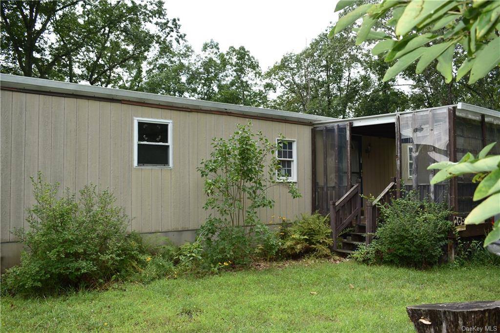 Ellenville, NY 12428,209 Ulster Heights RD