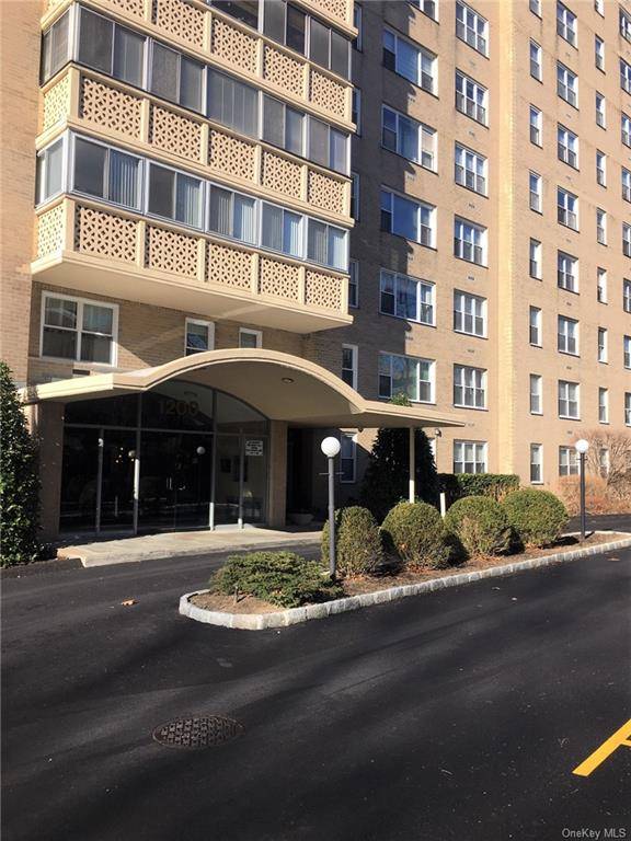 Bronxville, NY 10708,1200 Midland AVE #11A