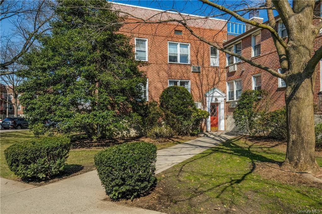 Mamaroneck, NY 10543,703 Palmer CT #2D