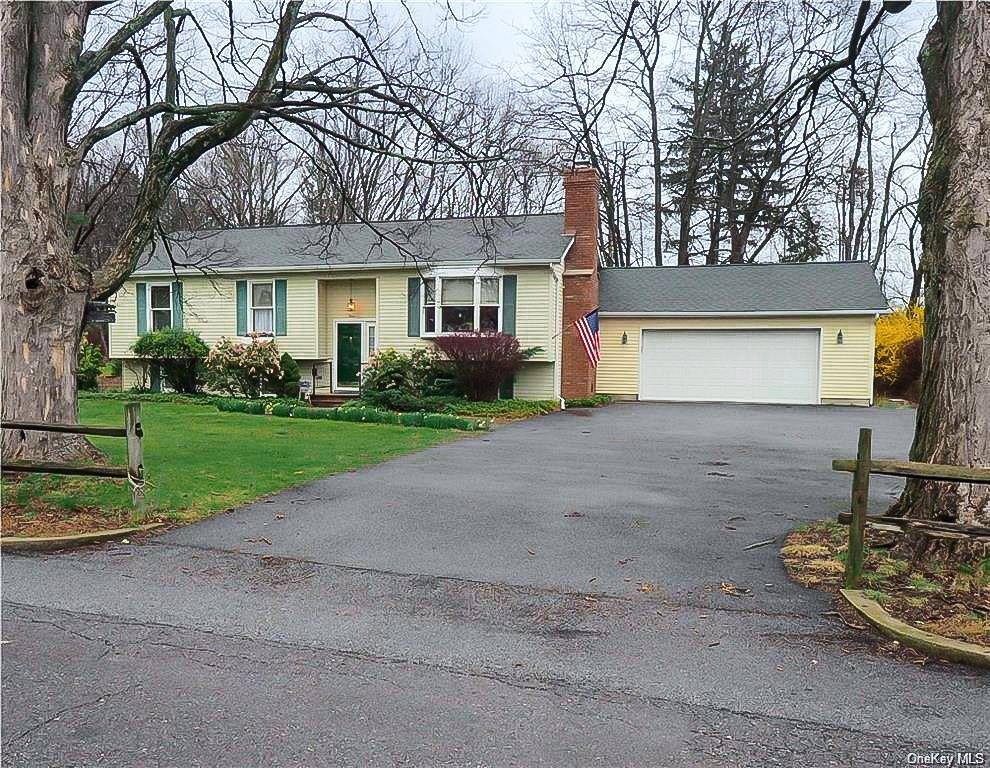 Warwick, NY 10990,4 Woodside DR