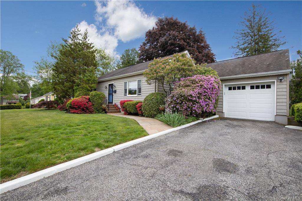 Spring Valley, NY 10977,8 Bogert PL