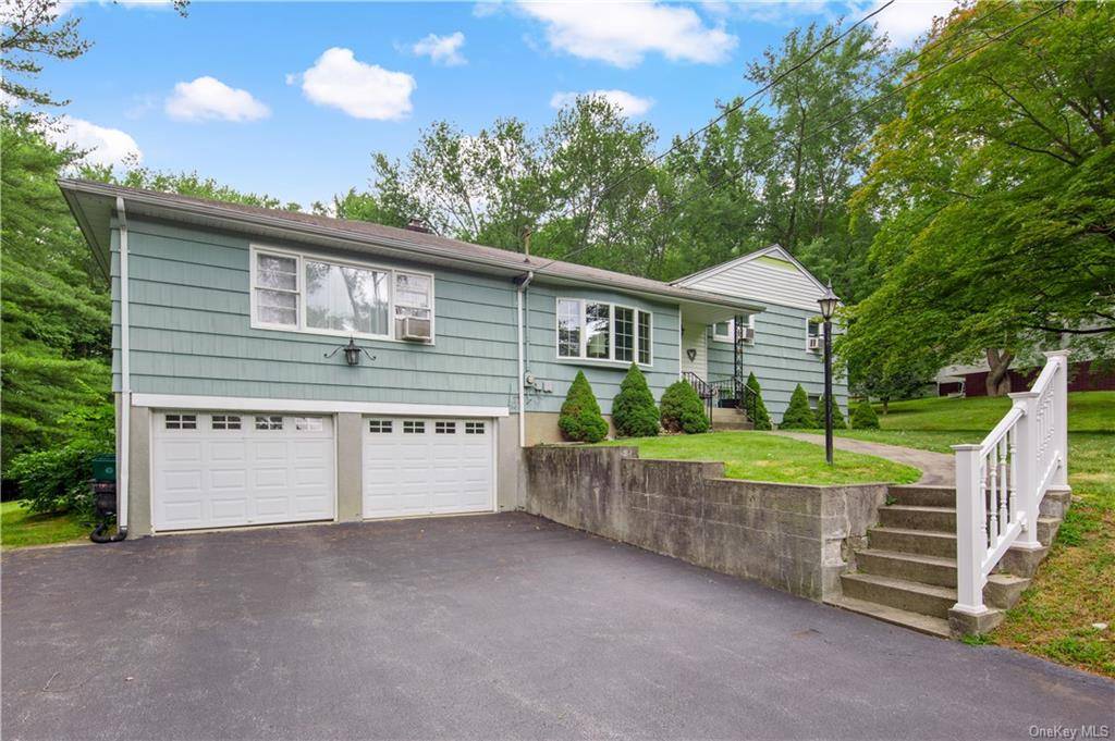 Yorktown Heights, NY 10598,2120 Van Cortlandt CIR