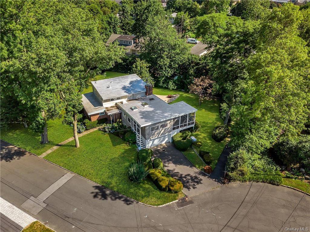 Mamaroneck, NY 10543,1040 Nautilus LN