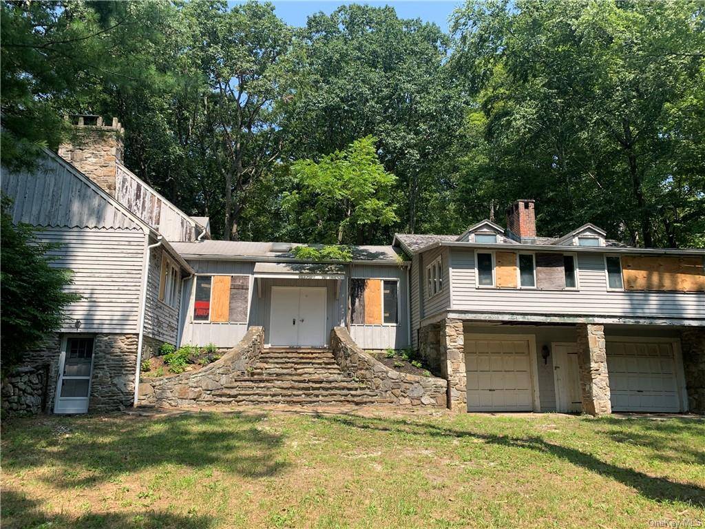 Pound Ridge, NY 10576,147 Trinity Pass RD