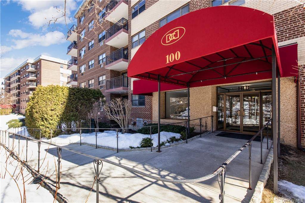 Mount Kisco, NY 10549,100 Diplomat DR #3D