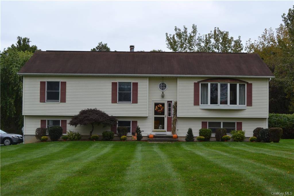 Walden, NY 12586,7 Briarwood LN