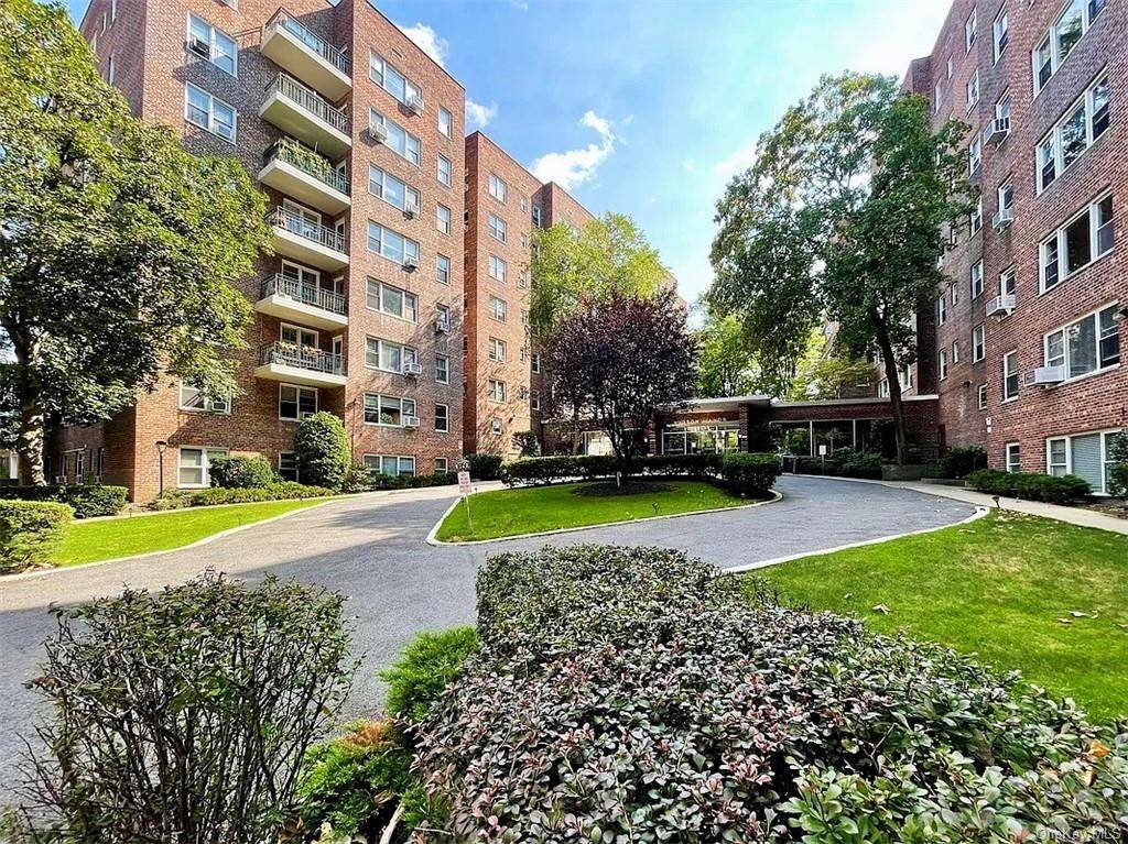 Bronx, NY 10463,3850 Hudson Manor TER #3F (West)