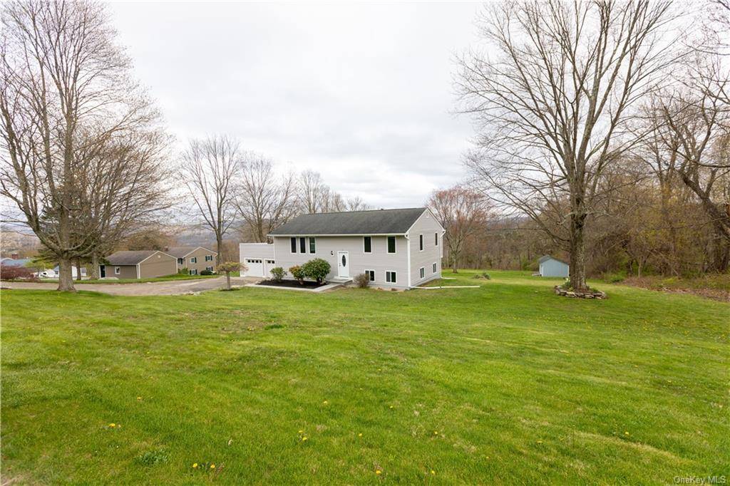 Pawling, NY 12564,18 Overlook DR