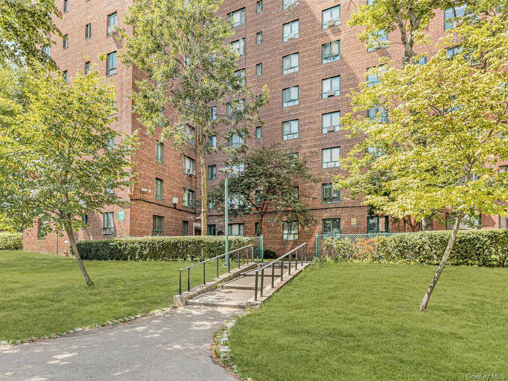 Bronx, NY 10462,1565 Odell ST #12B