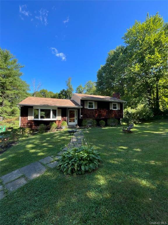 Pawling, NY 12564,45 Douglas DR