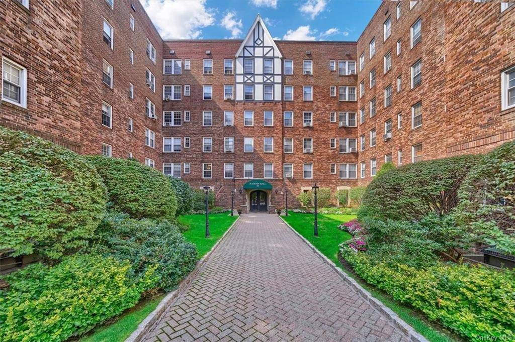 Bronxville, NY 10708,25 Parkview AVE #2F