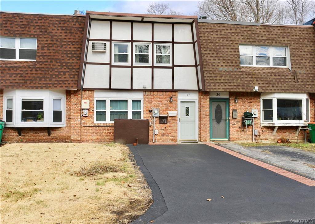 Beacon, NY 12508,37 Roundtree CT