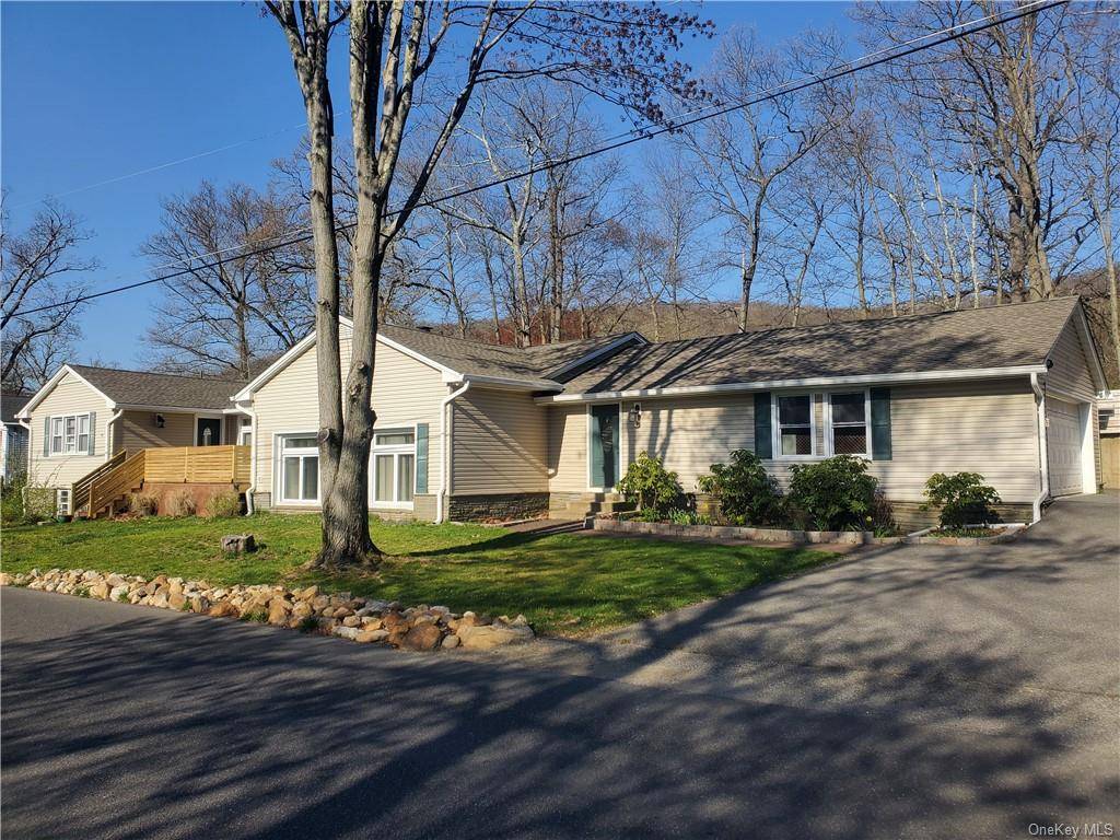 Highland Falls, NY 10928,26 Laurel LN