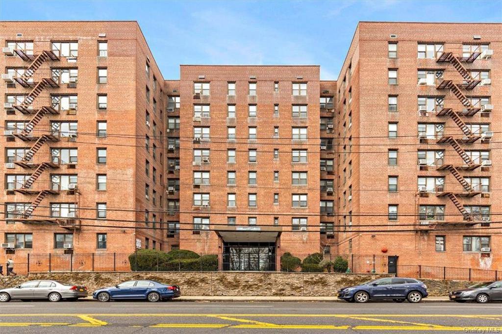 Yonkers, NY 10704,277 Bronx River RD #6K