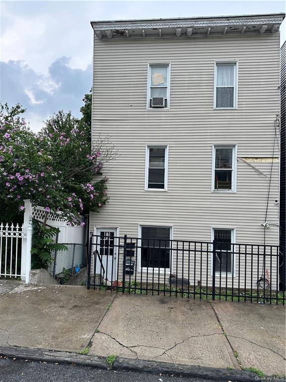 Yonkers, NY 10703,228 Sommerville PL