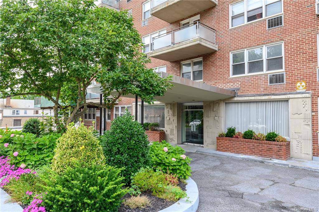 Yonkers, NY 10705,385 Mclean AVE #6G