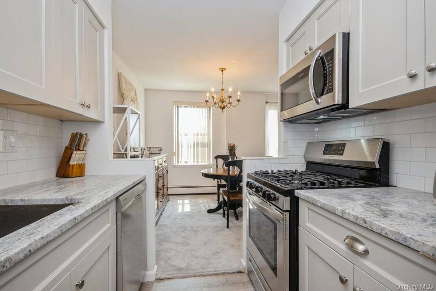 Mount Kisco, NY 10549,77 Carpenter AVE #5B