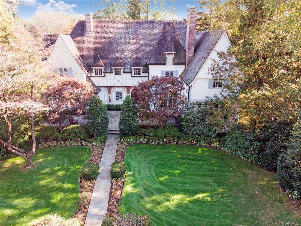 Scarsdale, NY 10583,48 Hampton RD