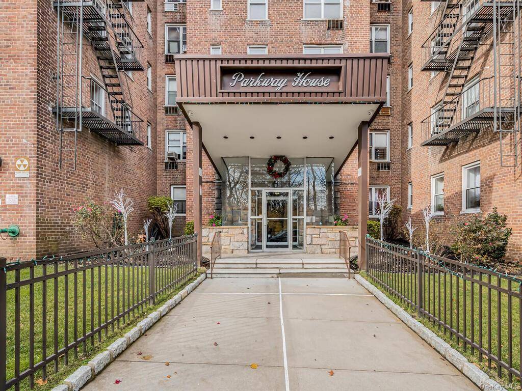 Yonkers, NY 10704,61 Bronx River RD #3D