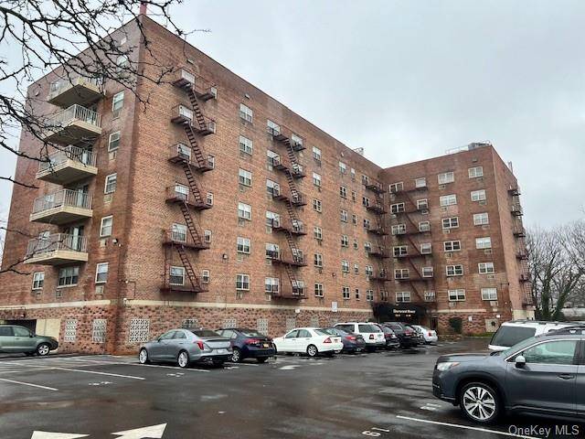 Yonkers, NY 10704,20 Secor PL #5F