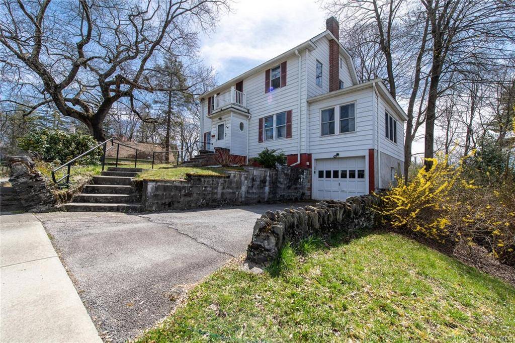 Poughkeepsie, NY 12601,18 Rosalind RD